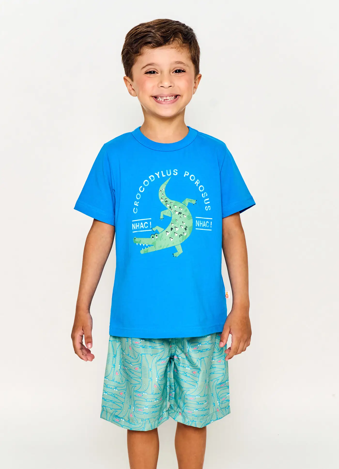 CONJ CAMISETA E BERMUDA ALPHABETO CORES  AZUL/VERDE TEMA CROCODILO